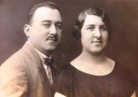 Parents Leopold and Hilda Neumann (née Krakauer) from Hustopeče near Brno, 1925