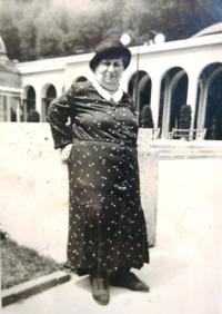 Grandma Kleinel (born 27. 5. 1858) in Carlsbad