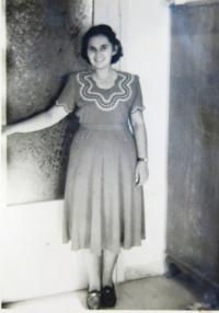 Dáša Pollaková, Zeev´s fiancée 1948