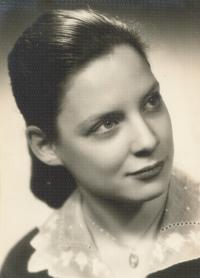 Judith Tauberová, maturitní foto, rok 1959