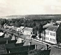 Nedatováno - Prušánky před válkou, pohled z kostelní věže na školu