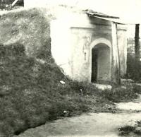 1945 - pohled na vinný sklep, který si Rusové pletli s bunkrem