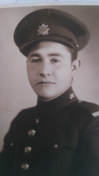 Witness´father in military service, 1933
