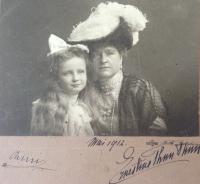 Princess Thun with her daughter in the chateau in Peruc
