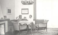 Jan with his parents in their villa