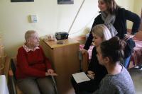 Recording the interview with students in a retirement home in Mělník.