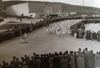 Start Jarního běhu Zlínem před Velkým kinem v roce 1936