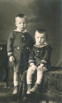 Jaroslav and Josef Komárek, 1929