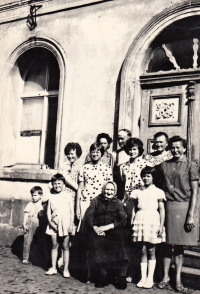 Marie Vegrichtová (upper row in the middle by the wall), Lindava u České Lípy 1965