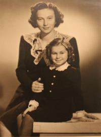 mother Hedvika born Neumannová 24.4.1907 - 11.10.1981