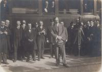 září 1919, příjezd Beneše do Prahy po válce, strýc Karel za kamerou