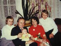 Rok 1976, rodina Veselých po narození třetího syna