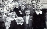 Adolf Vondrášek with his family in 1943