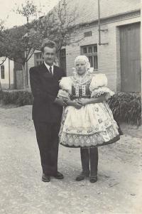 1954 manželé Mikulčíkovi, svatba 1