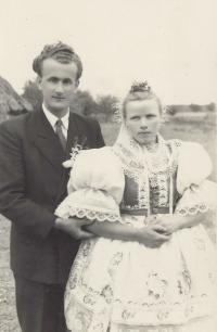 married Mikulčíkovi, wedding