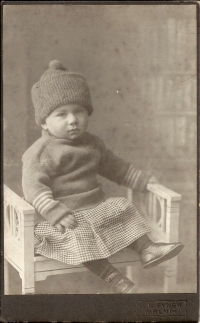 Tatínek Josef Klos kolem roku 1917