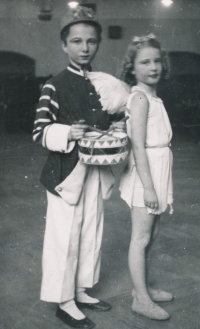 1942, v Národním divadle, sestry Polanské, malé baletky 
