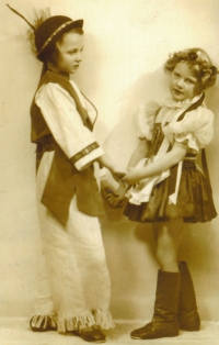 Polansky sisters, 1938