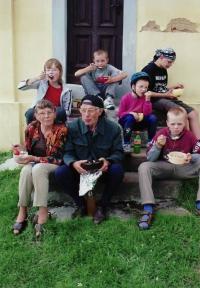 František Teplý with his wife and grandchildren