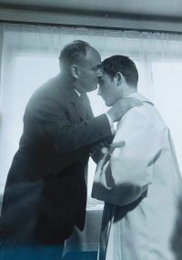 František Lízna s tatínkem při primici