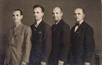 Otec Přemysla Pekárka Jaroslav se svými bratry / 1938