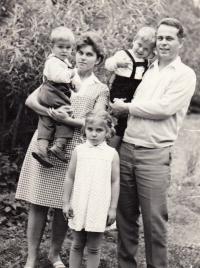Rodina Orawských, začátek 60. let