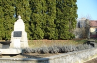 Podoba pomníku T. G. Masaryka v Kostelci v roce 2014
