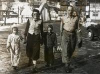 The family Jírů in Špindlerův Mlýn without Petr, about 1952