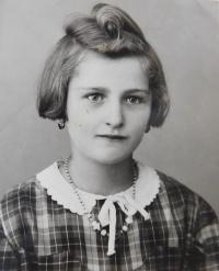 Wife of the witness Marie Vychodilová (Lakomá) in childhood