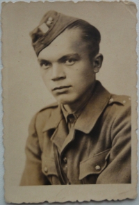 Pan Cejtchaml ve věku 16 let, foto z roku 1944
