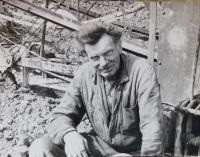 Father František Mikulka working in the brickworks in Rousínov after his release from prison