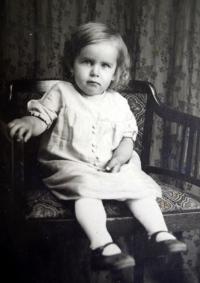 Marie Antošová as a two-year-old girl