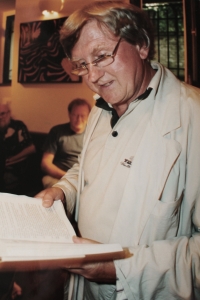 Vlastimil Venclík - book launch ceremony in Fedor Gál's café in Prague 2 - after 1989