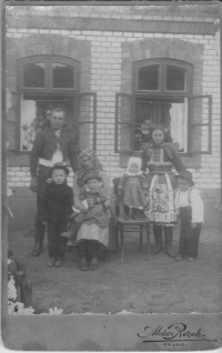Sabáček family and their grandmother, 1930