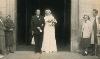 Svatební foto, 9. 9. 1950, kostel sv. Tomáše v Brně