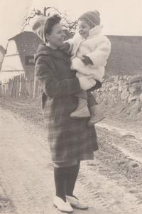 Jan Hrad as a little boy with his mother