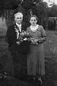 Teta Vlasty Tkadlecové Františka Sívková (rozená Valčíková) s manželem / 1939