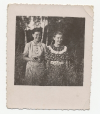 Larissa and Rita Grünwald, circa 1936