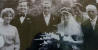 Svatební fotografie manželů Čechákových