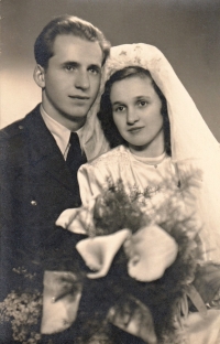 Wedding of Arnošt Karas and Lada Matýsková in 1947
