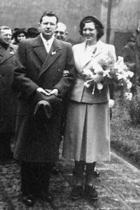 Dagmar Urbánková's wedding in Prague, 1950