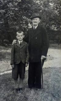 Děda a vnuk František