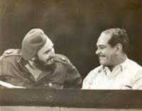 Blas Roca, padre de Vladimiro Roca, con Fidel Castro