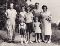 1959 - Martha (in the back) with parents and friends on a road trip