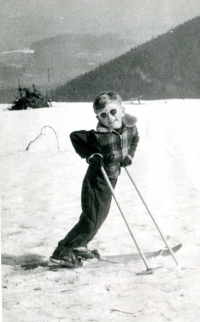 From the witness´s childhood – skiing in Jeseníky, Christmas 1953