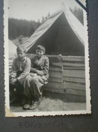 1939 - Otis s Buňou na táboře 