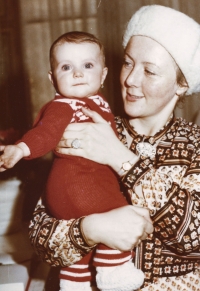 Eva Benešová with daughter Hana