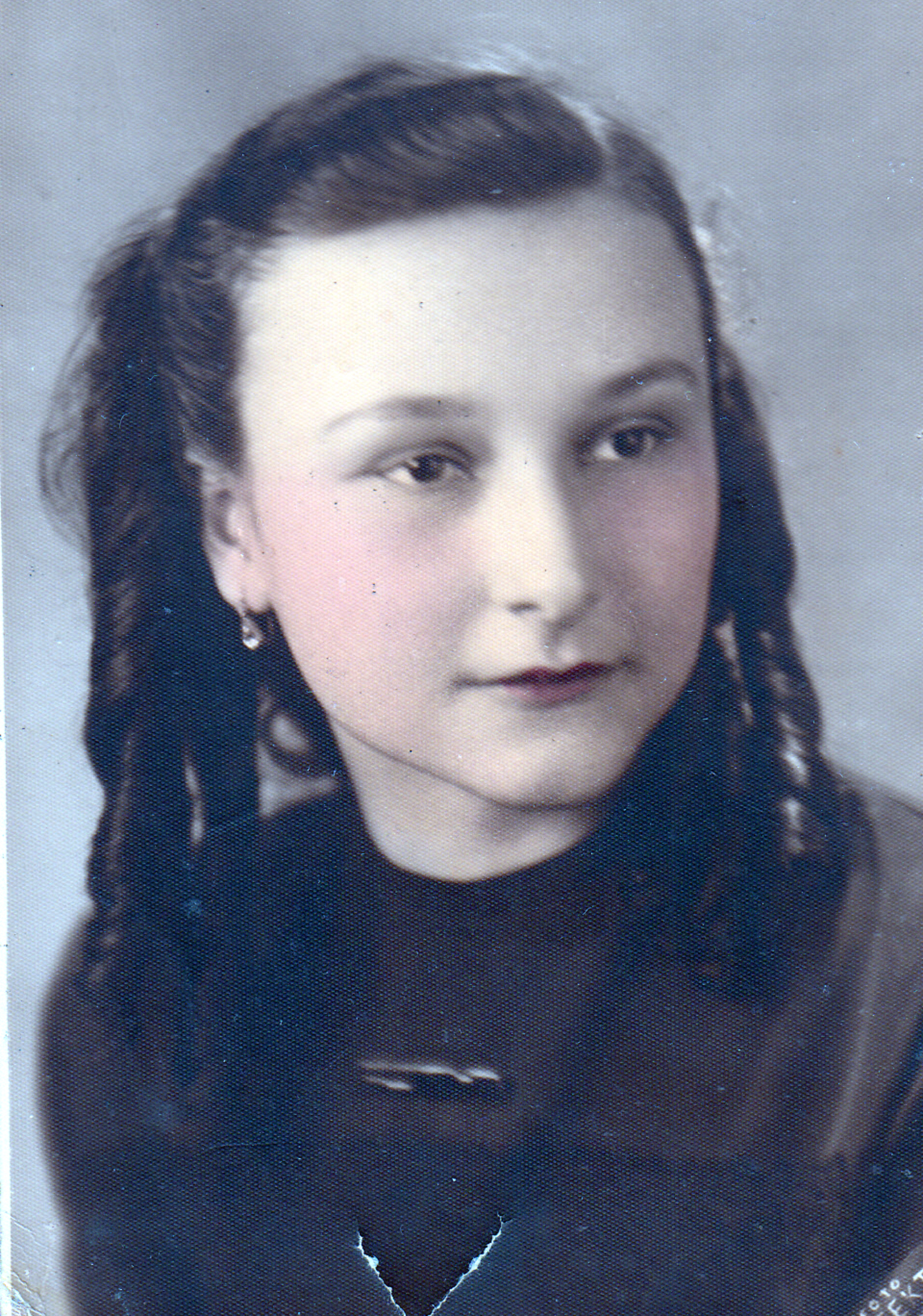 Irena Hesová in her 15, how her mother remembered her