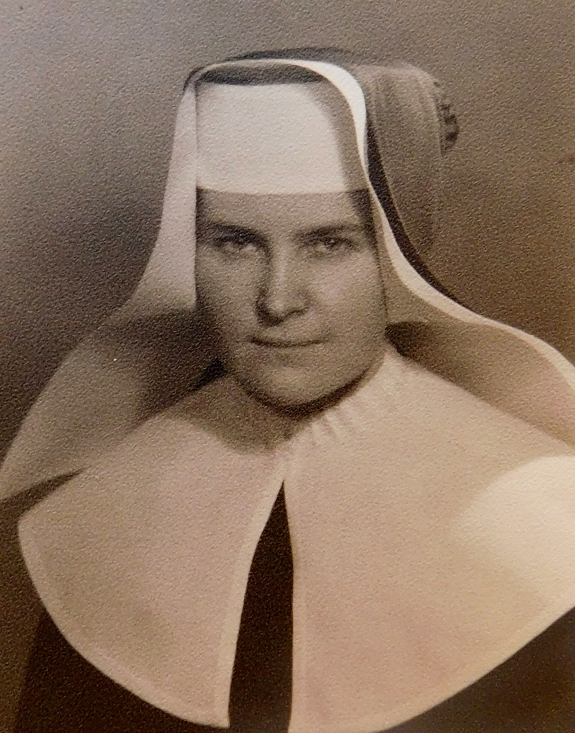 Anna Schreiberová v Kongregaci Milosrdných sester sv. Karla Boromejského. Foceno v Trutnově, kde pamětnice pracovala v továrně Texlen.