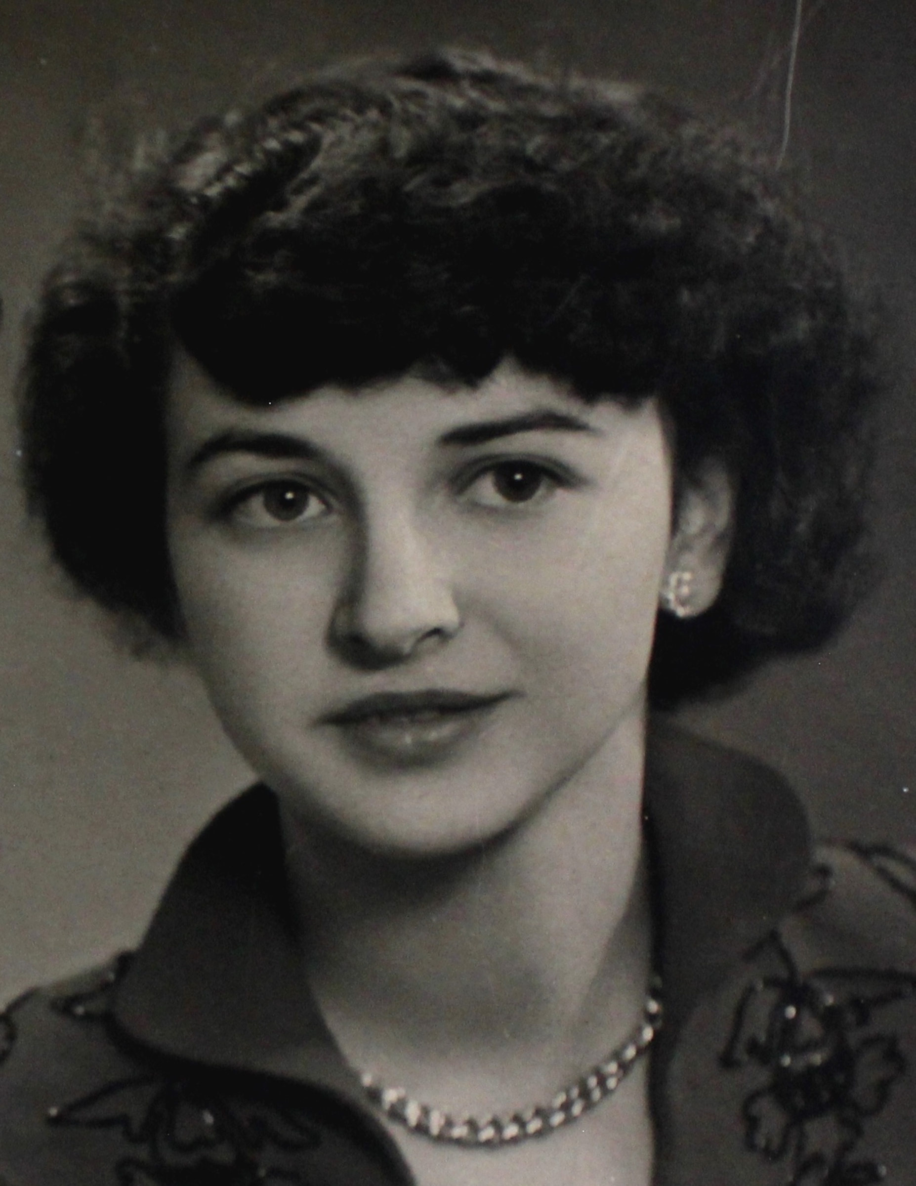 Portrait photo of Anita taken in Klingenthal at the beginning of 1950s